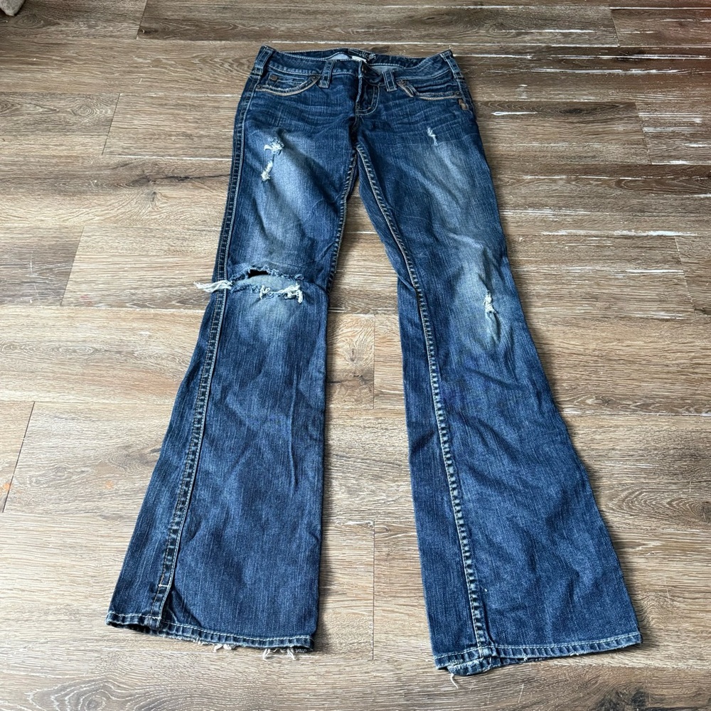 Silver Jeans Women’s‎ W26 L33 Distressed Blue Jeans Flared Leg Bottom Slit